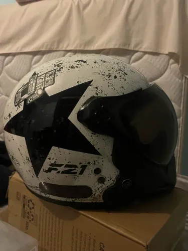 Capacete em excelente estado n58