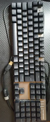 Teclado CK104 Motospeed *COM PROBLEMA CRONICO