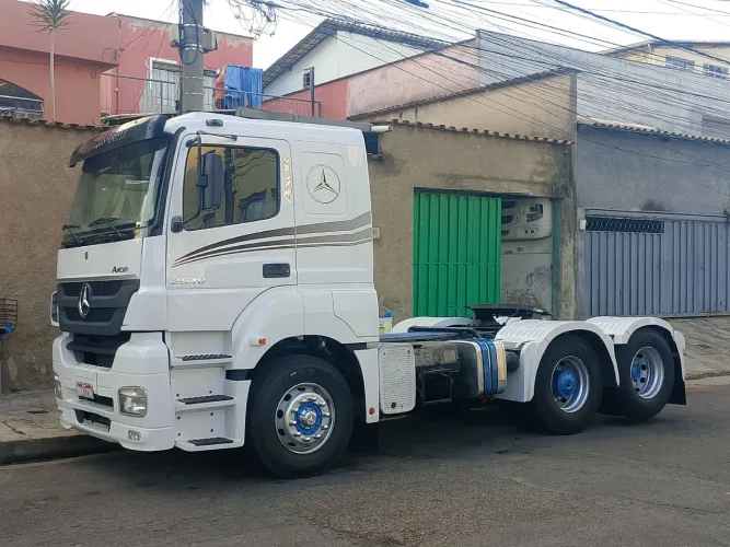 Mercedes Benz 2540 2008 a toda a prova nada pra encher 