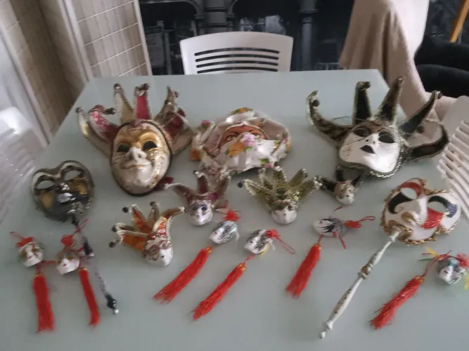 Máscaras uso ou decoração viena