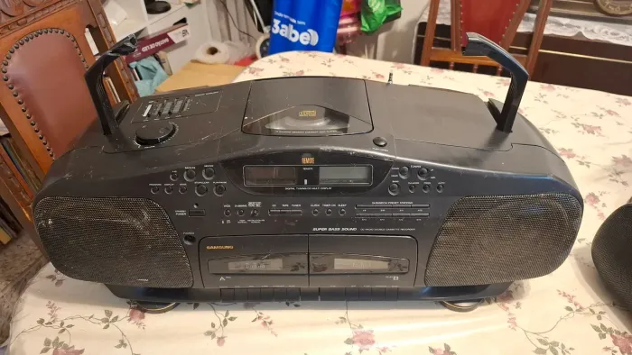 Rádio Som Vintage Samsung Rcd-2600 Anos 90 (Conserto / Peças)