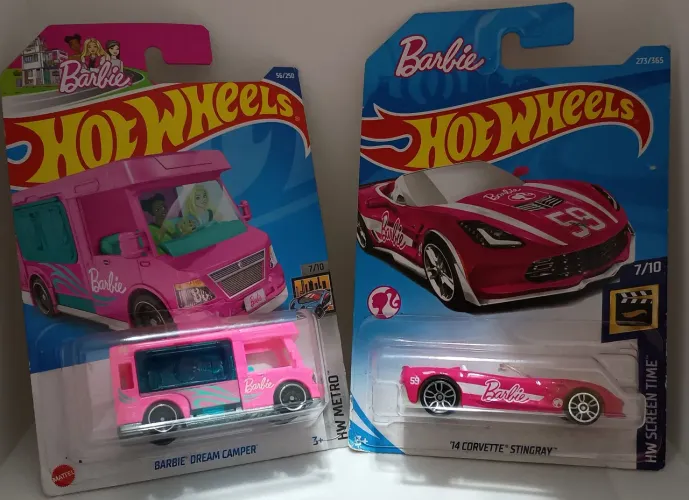 Lote Hot Wheels Barbie - Dream Camper + '14 Corvette Stingray (Novos/Lacrados)