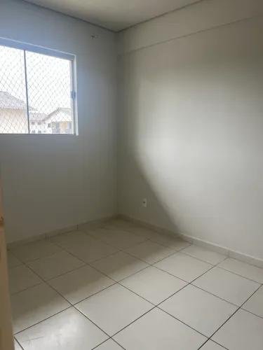 Alugo apartamento 4 andar Condomínio Topázio
