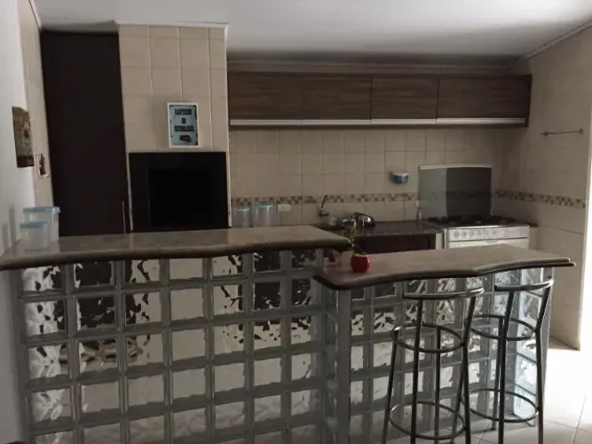 casa terrea 01 quarto, em condominio , Fundos, entrada independente.Prox Shopping Palladiu