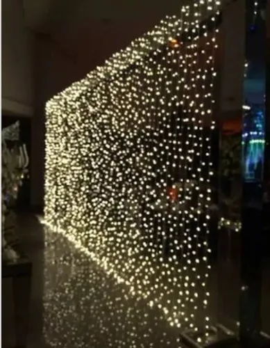 Cortina de LED - Tamanho 3x1,75m na Cor Amarela com 300 Leds - Decoração!