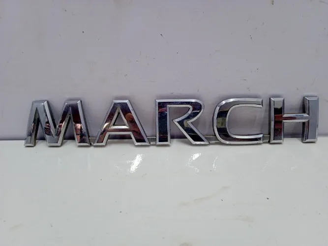 6668r Emblema Nissan March