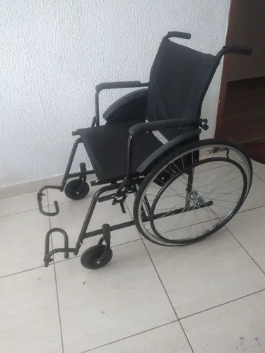 Cadeira de rodas nova