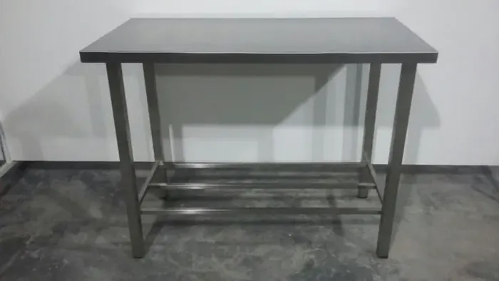MEsa inox pequena de 70cm de comprimento - nova industrial para cozinha