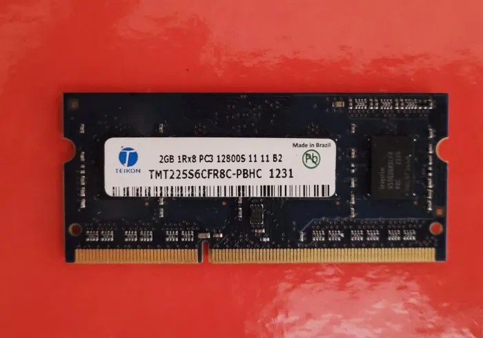 Memória RAM 2 GB Teikon 1Rx8 PC3 128005 11 11 B2 TMT225S6CFR8C-PBHC 1231