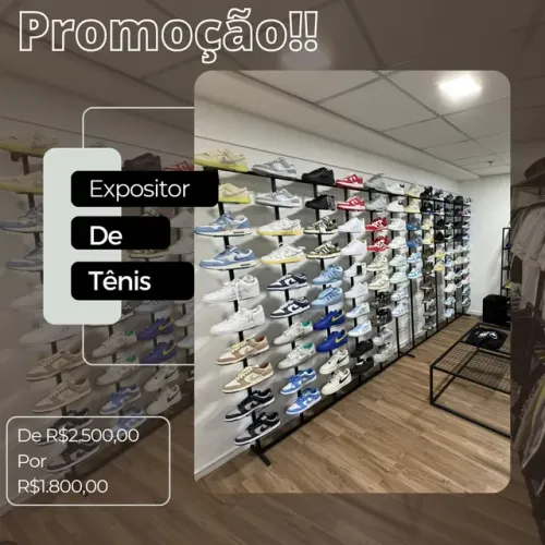 Expositor de tênis 