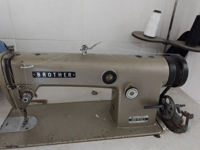 Máquina de Costura Industrial Brother DB2-B755-3