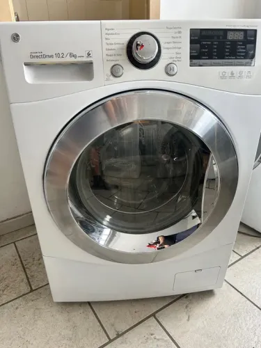 Lava e seca LG 10 kg painel touch