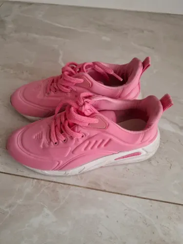 Tenis via Marte rosa casual