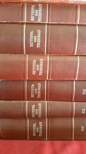 Lote com 20 livros de Direito Revista dos Tribunais - antigos e com sinais de uso 