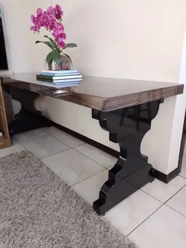 Mesa Aparadora Laqueada LINDA
