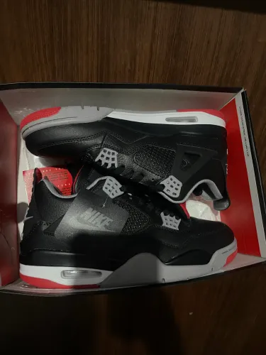 Tênis Jordan 4 bred 