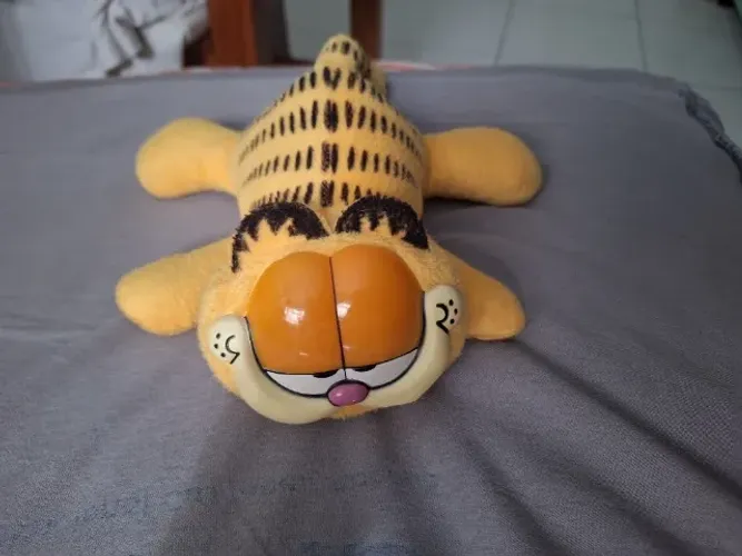 Boneco Garfield 