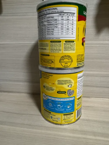 Latas de leite vazia