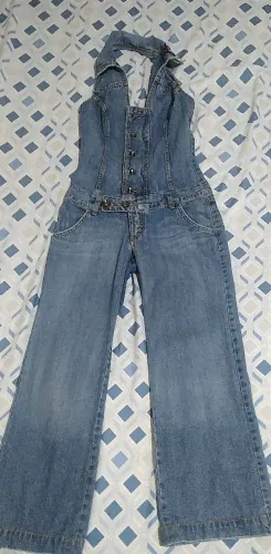 Macacão Vide Bula, tamanho 38, em jeans com decote nas costas, semi-novo!