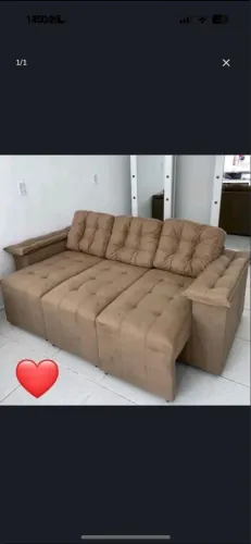 Sofá três assentos 