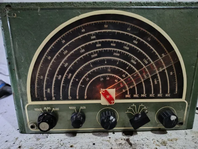 Gerador de RF antigo valvulado 