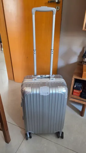 Mala com tranca de segurança