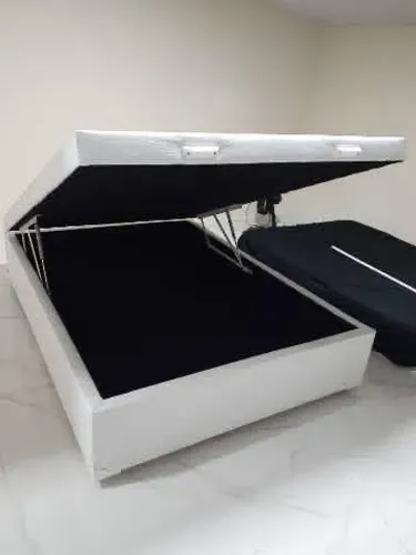 Box de casal com baú