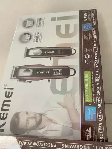 Máquina de Cortar Cabelo Kemei Kit 2 máquinas