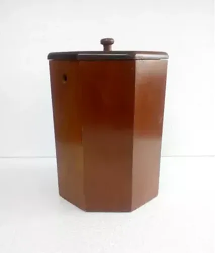 lixeira em mogno maciço (não é MDF)