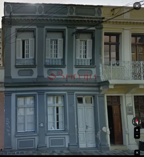 Vende-se casa para ponto comercial - Patrimônio Histórico Cultural no centro de Curitiba.