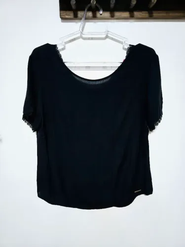 Blusa feminina preta G, Vip Camisaria, com detalhes em renda