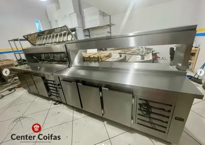 Condimentadora e pizzarola refrigerada sob medida