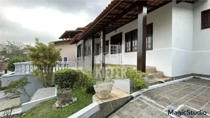 Casa à Venda em Condomínio com 3 quartos - Badu - Niterói/RJ