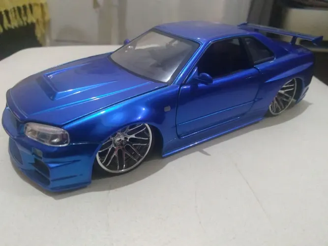 Miniatura Nissan Skyline
