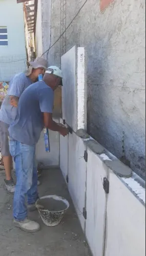 Muros Premoldados Serviço de alvenaria: construção de paredes