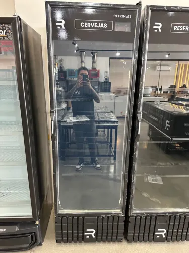 Cervejeira 570 litros full Balck refrimate