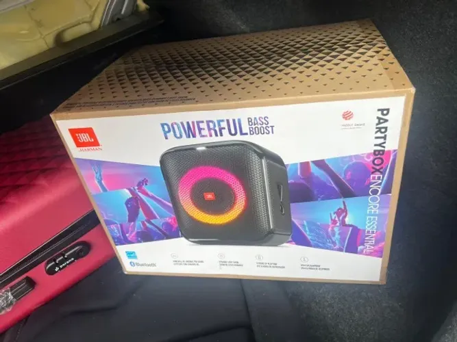 Jbl Encore Lacrada zero na caixa.