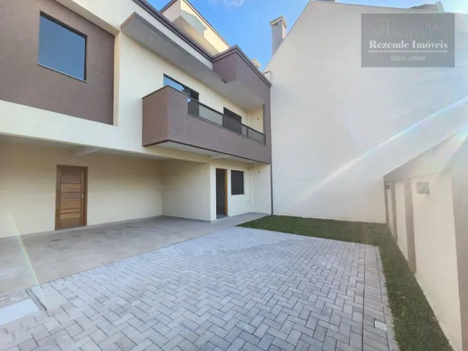 Sobrado com 3 dormitórios sendo uma suíte terraço com churrasqueira à venda, 147 m² por R$