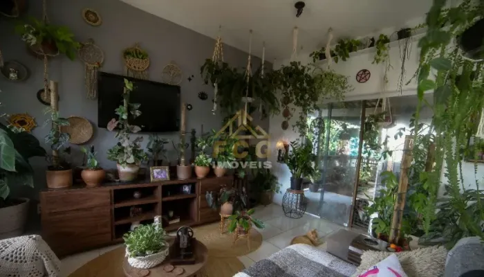 Casa Duplex com Condomínio e IPTU incluso 2 quartos no Baldeador - Niterói - RJ