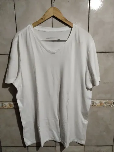 Camiseta masculina contemporâneo 