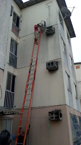 Escada de fibra 10 metro Aluguel