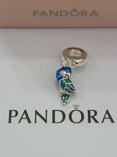 Charm de Arara Pandora Novo