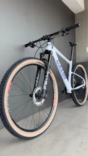 Caloi Carbon Racing 2025