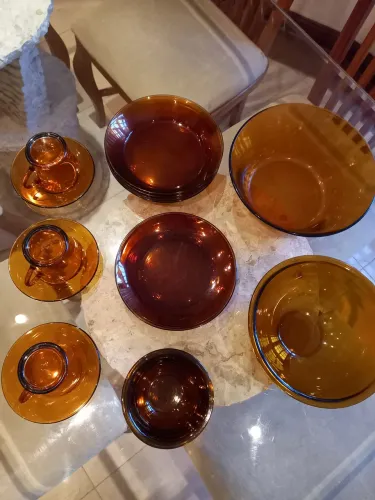 Conjunto Duralex de jantar em vidro âmbar com 20 peças Vintage