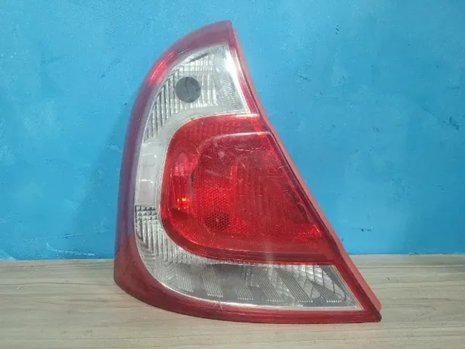 Lanterna Esquerda Renault Clio 2013 a 2016  *3816