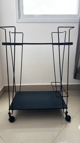 Carrinho bar estilo minimalista industrial 