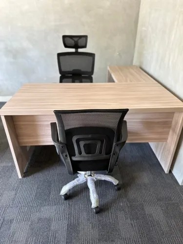 Mesa em L BIANCATO 1.50x1.60 para Escritório - Design Moderno