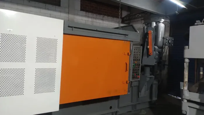 Injetora de aluminio Lk 400 ton 