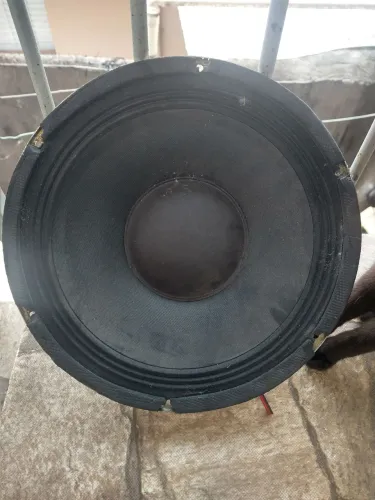 Alto falante Bravox 12 polegadas 8 ohms cone seco funcionando 