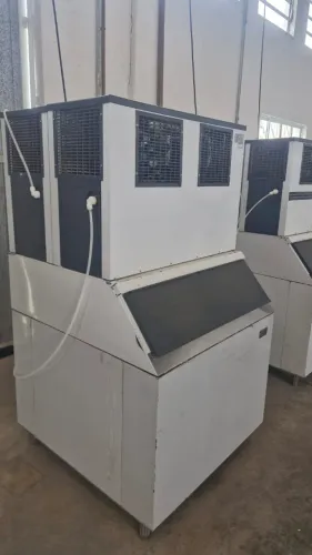 Máquina de Gelo Everest EGC 300